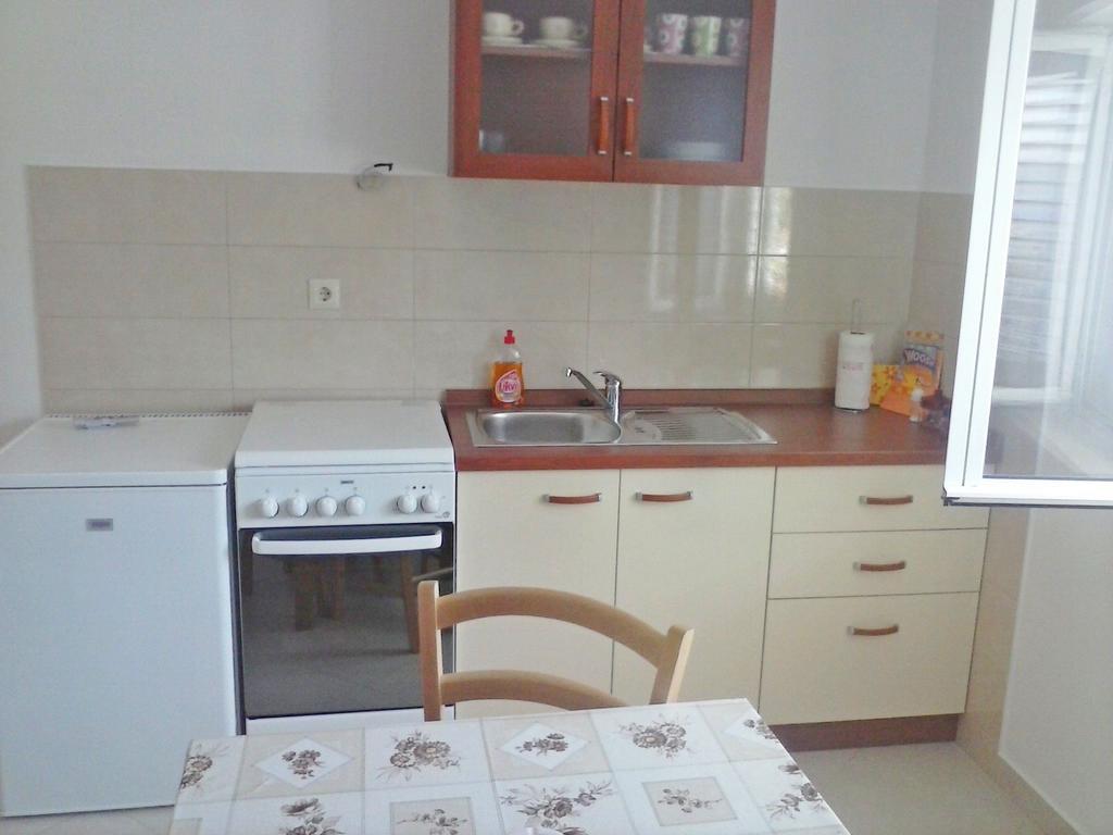 Apartments Mara Molunat Bagian luar foto